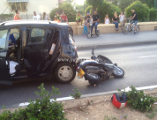 بالصور: إصابة خطيرة لسيدة بحادث طرق في مدينة يافا